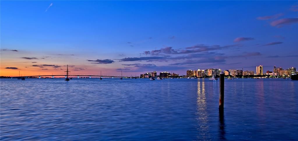 For Sale: $935,000 (2 beds, 2 baths, 1168 Square Feet)