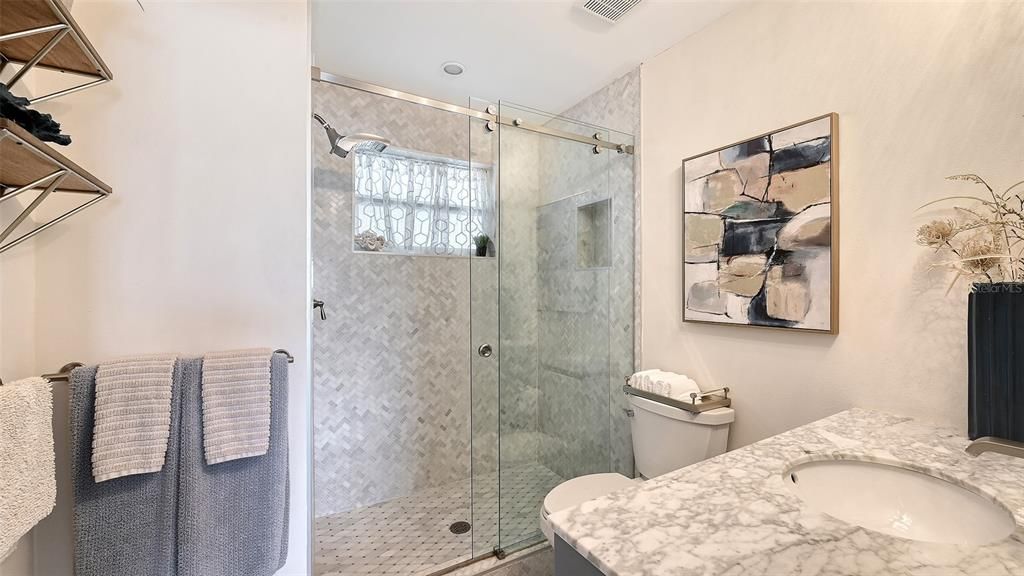 For Sale: $935,000 (2 beds, 2 baths, 1168 Square Feet)