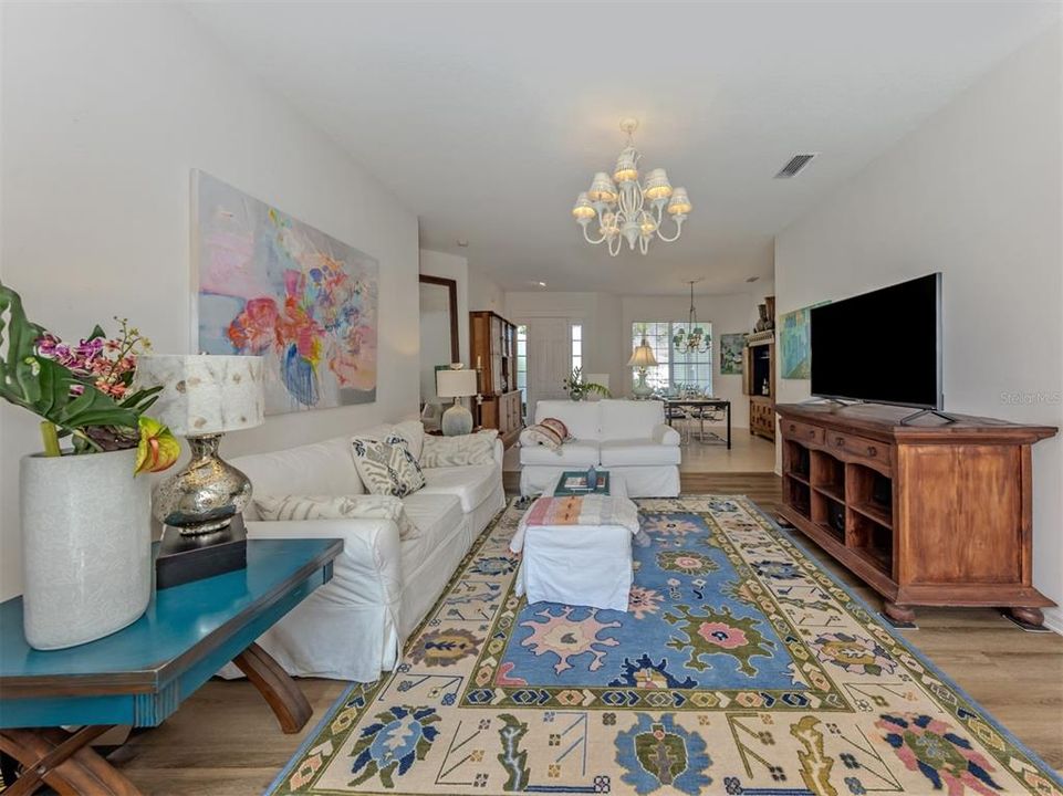 For Sale: $439,000 (3 beds, 2 baths, 1848 Square Feet)