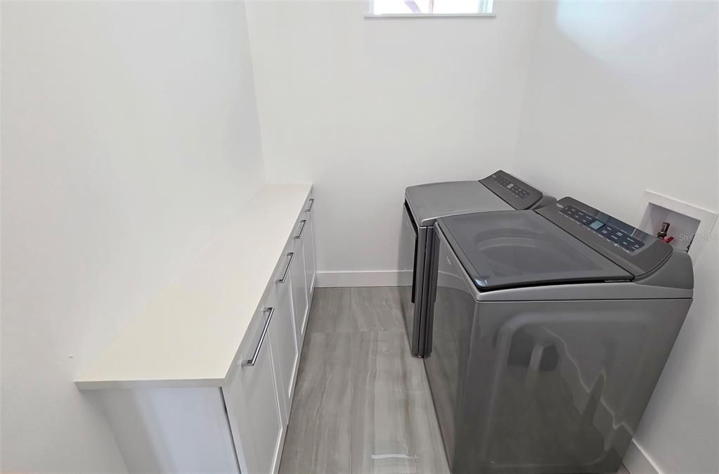 : $975,000 (3 camas, 2 baños, 2046 Pies cuadrados)