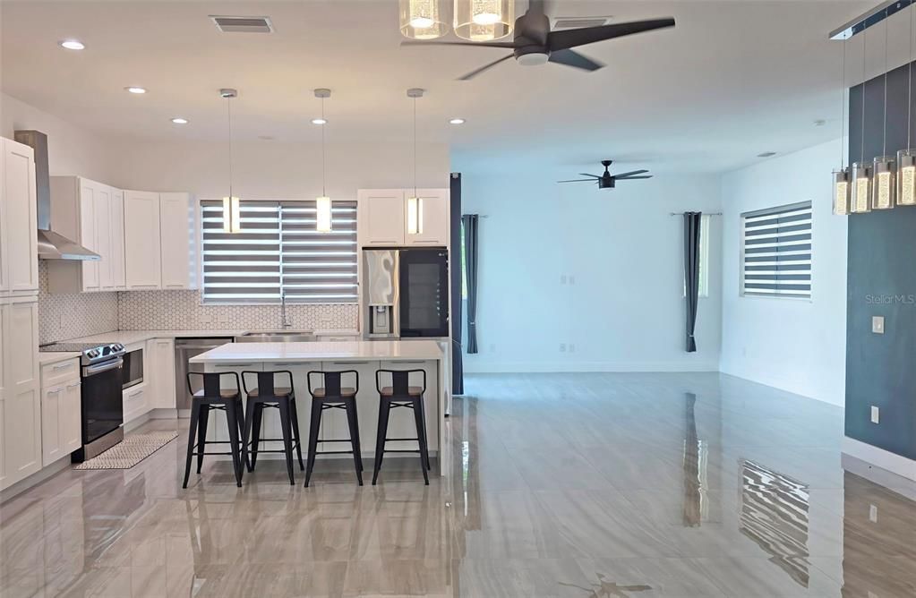 : $975,000 (3 camas, 2 baños, 2046 Pies cuadrados)