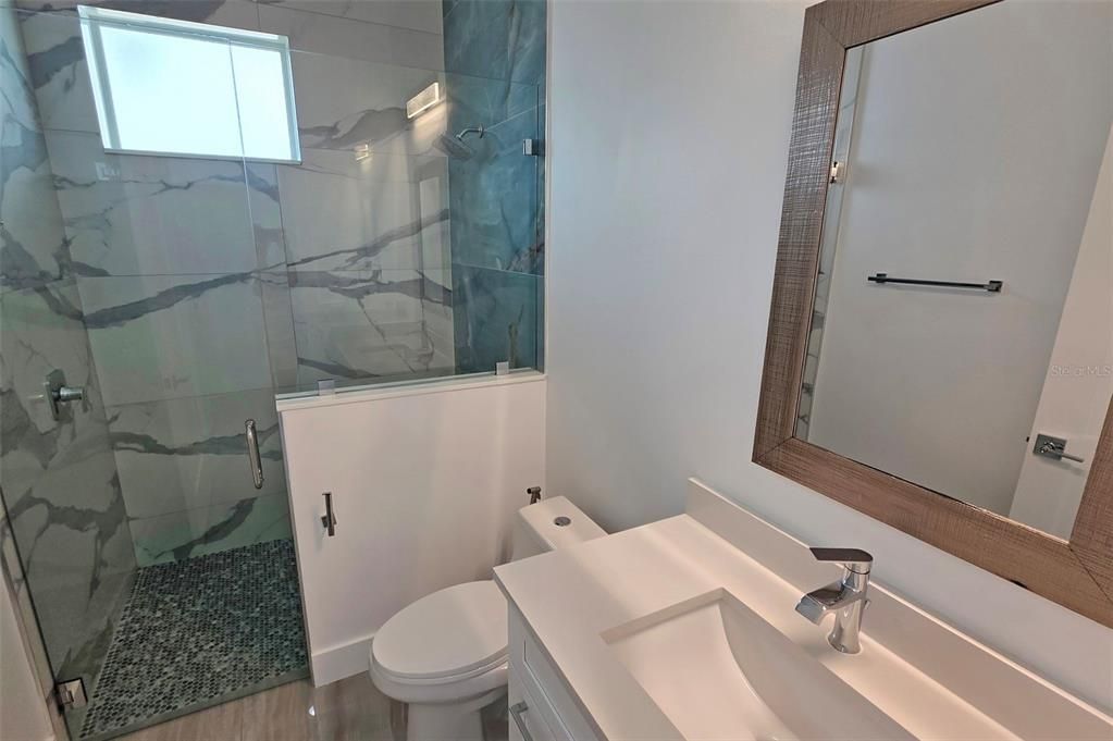 : $975,000 (3 camas, 2 baños, 2046 Pies cuadrados)