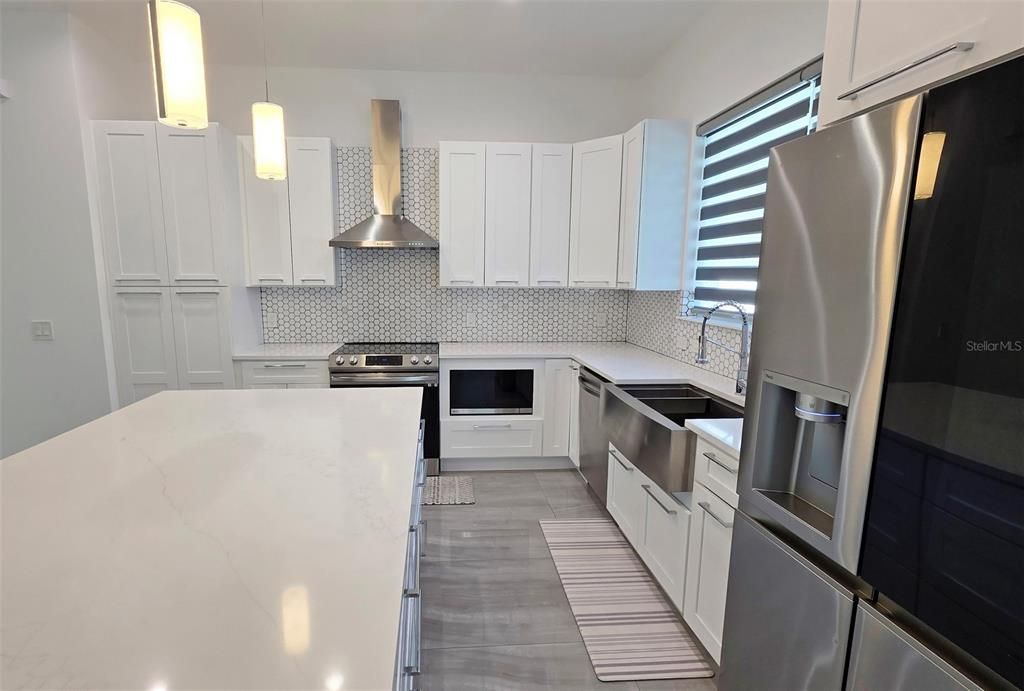 : $975,000 (3 camas, 2 baños, 2046 Pies cuadrados)