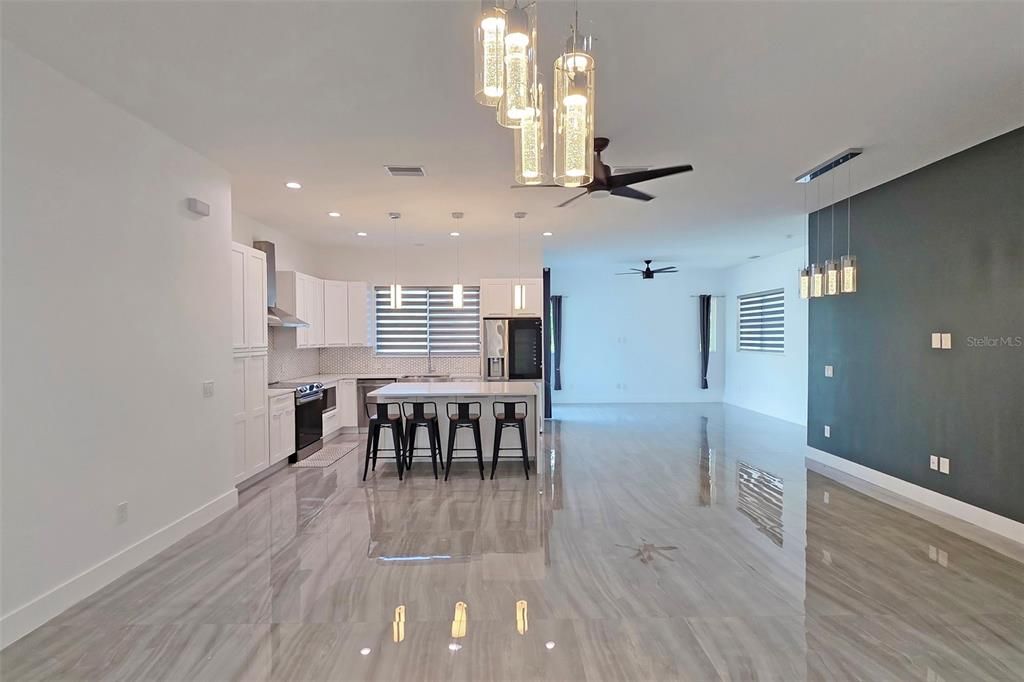 : $975,000 (3 camas, 2 baños, 2046 Pies cuadrados)