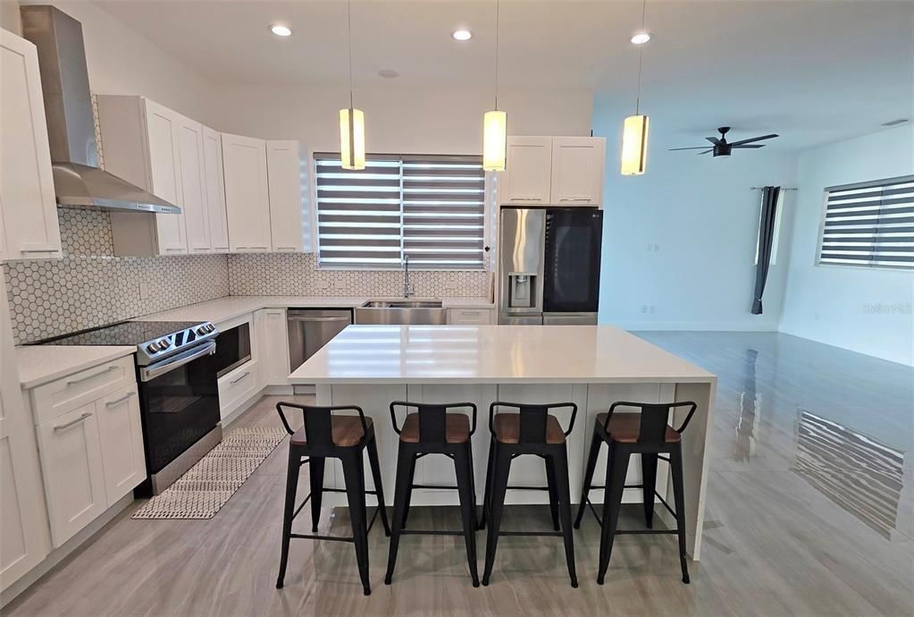 : $975,000 (3 camas, 2 baños, 2046 Pies cuadrados)