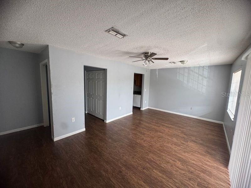 For Rent: $1,275 (2 beds, 1 baths, 6356 Square Feet)