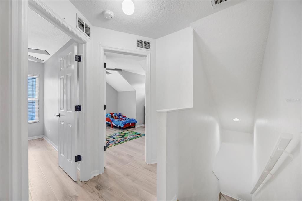 На продажу: $370,000 (4 спален, 2 ванн, 1482 Квадратных фут)