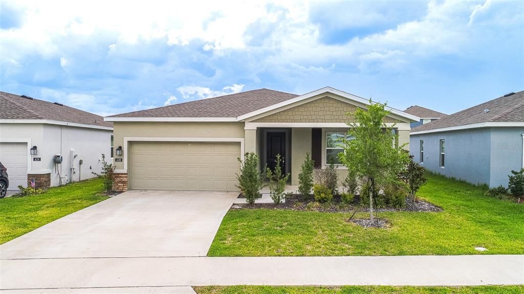 For Rent: $2,600 (4 beds, 3 baths, 2109 Square Feet)
