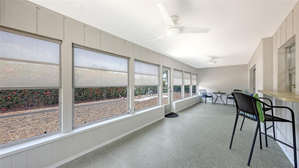 For Sale: $300,000 (2 beds, 2 baths, 1467 Square Feet)
