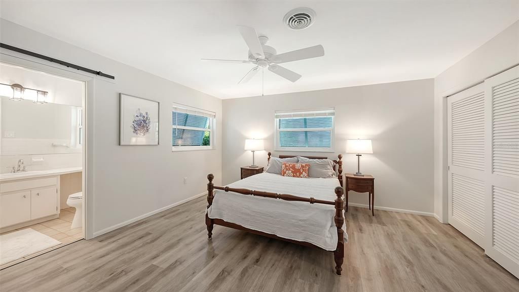 For Sale: $300,000 (2 beds, 2 baths, 1467 Square Feet)