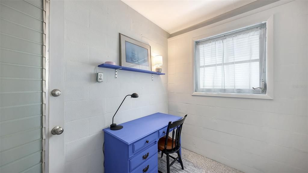 For Sale: $300,000 (2 beds, 2 baths, 1467 Square Feet)