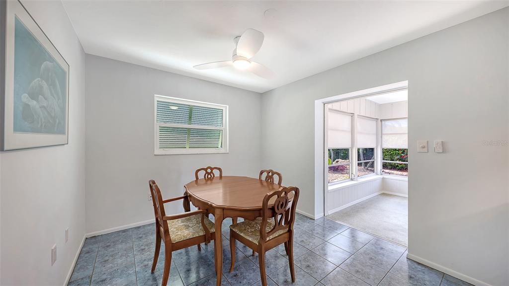 For Sale: $300,000 (2 beds, 2 baths, 1467 Square Feet)