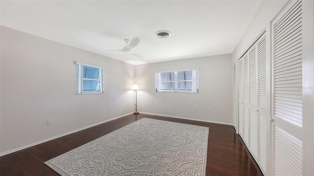 For Sale: $300,000 (2 beds, 2 baths, 1467 Square Feet)