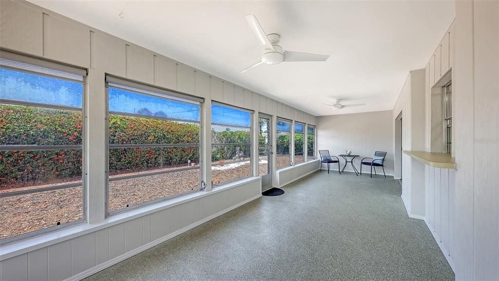 For Sale: $300,000 (2 beds, 2 baths, 1467 Square Feet)