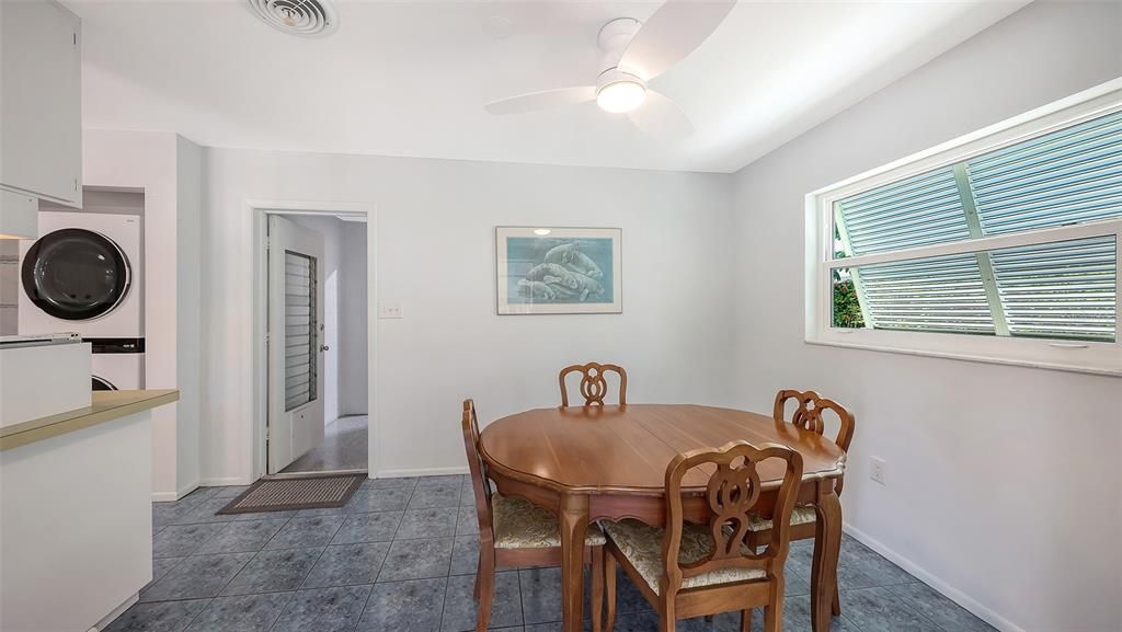 For Sale: $300,000 (2 beds, 2 baths, 1467 Square Feet)
