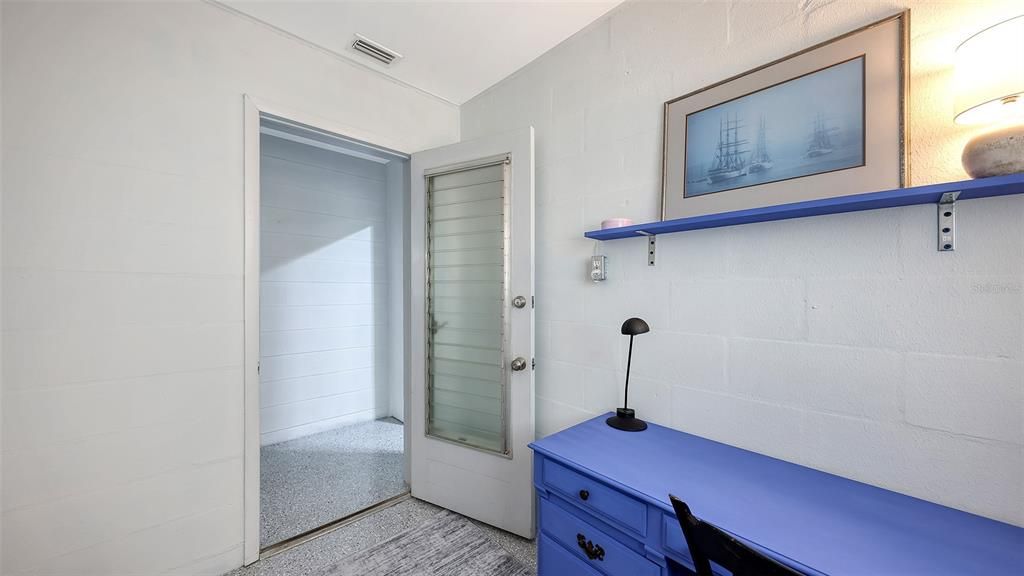 For Sale: $300,000 (2 beds, 2 baths, 1467 Square Feet)