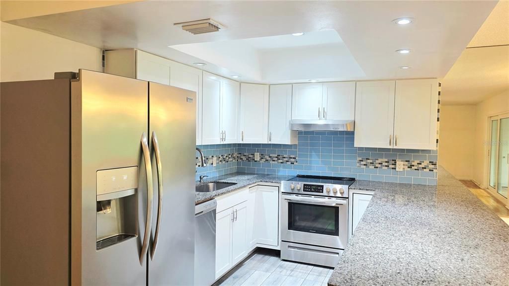 На продажу: $165,000 (2 спален, 1 ванн, 922 Квадратных фут)
