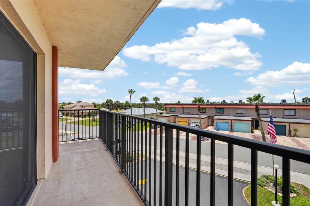 En Venta: $419,000 (3 camas, 3 baños, 1722 Pies cuadrados)