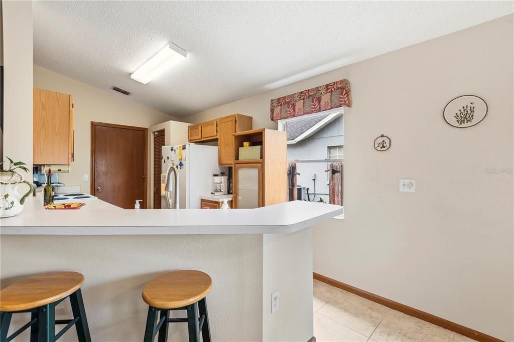 For Sale: $330,000 (3 beds, 2 baths, 1261 Square Feet)