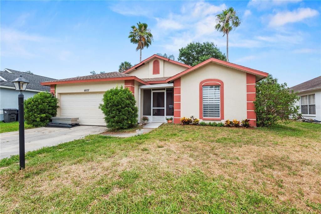 For Sale: $330,000 (3 beds, 2 baths, 1261 Square Feet)