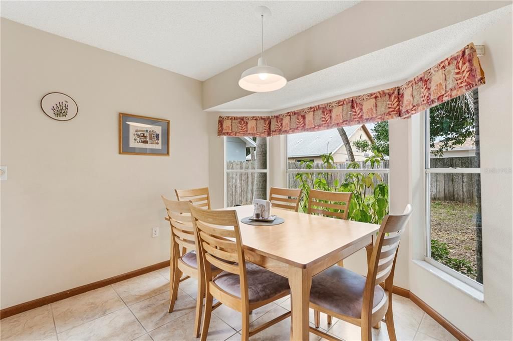 For Sale: $330,000 (3 beds, 2 baths, 1261 Square Feet)