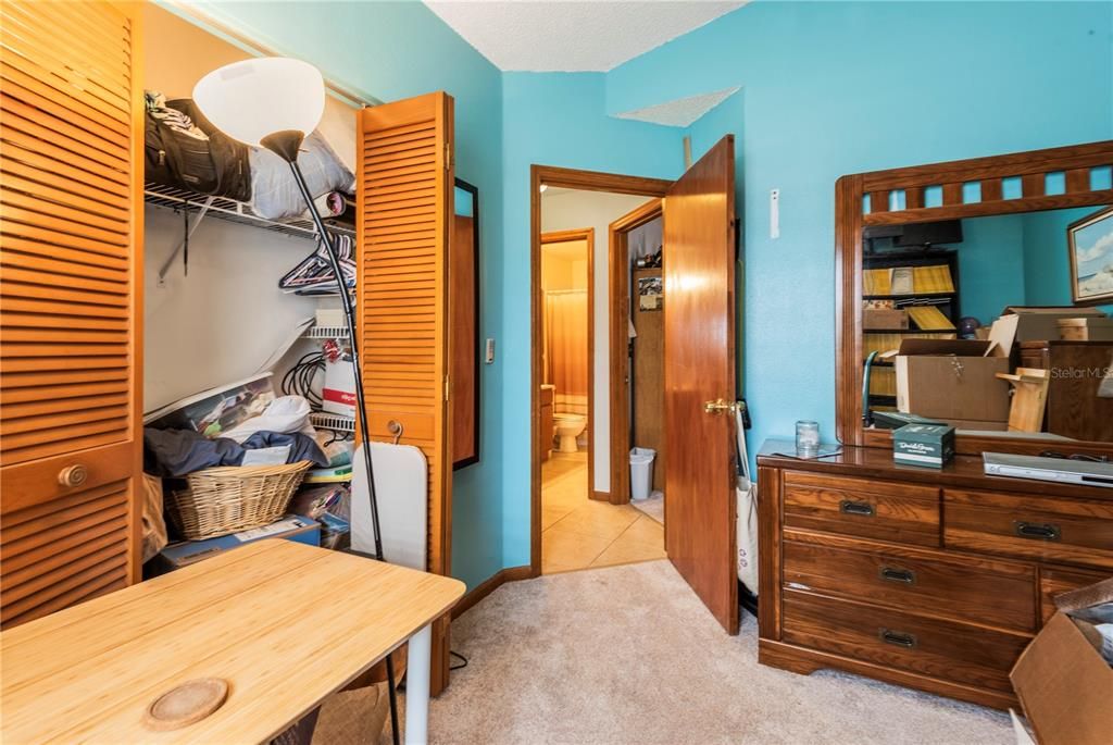 For Sale: $330,000 (3 beds, 2 baths, 1261 Square Feet)