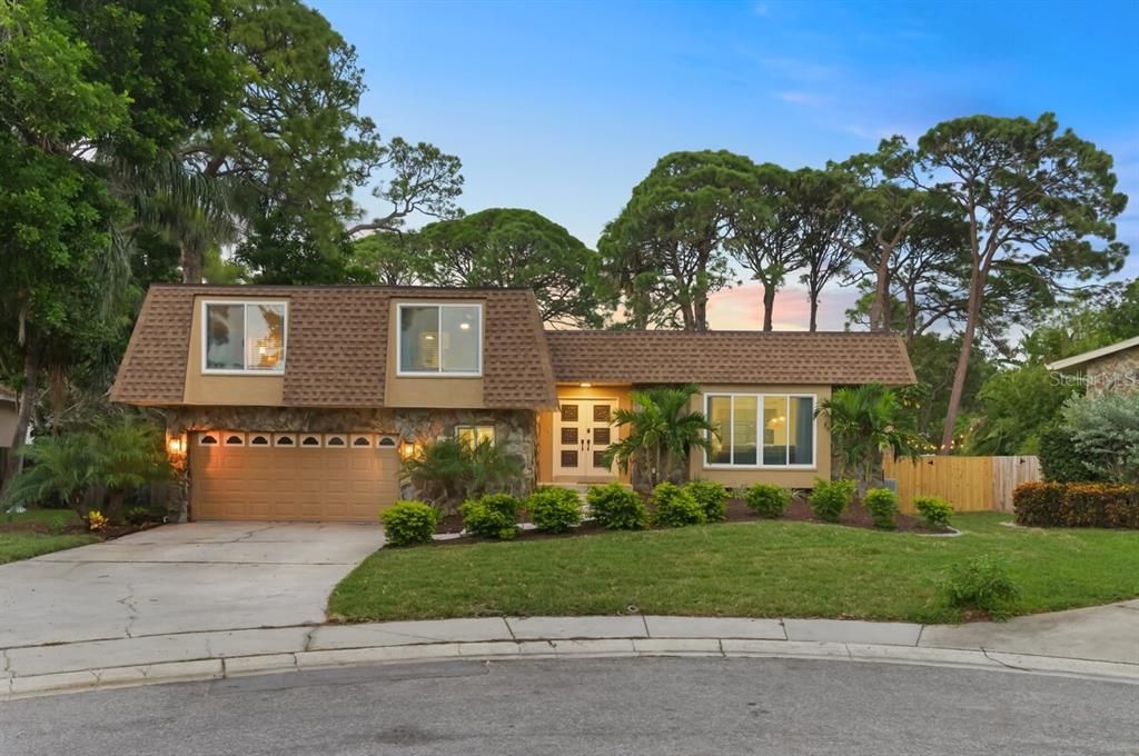 For Sale: $989,999 (4 beds, 3 baths, 2672 Square Feet)