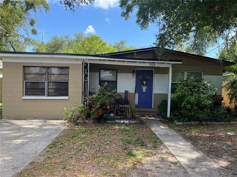For Sale: $260,000 (3 beds, 2 baths, 1054 Square Feet)