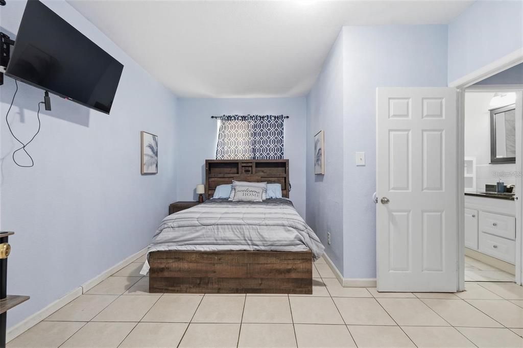 В аренду: $1,750 (2 спален, 1 ванн, 750 Квадратных фут)