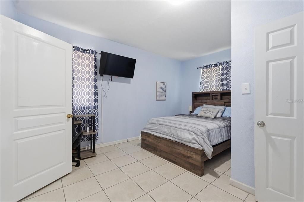 В аренду: $1,750 (2 спален, 1 ванн, 750 Квадратных фут)