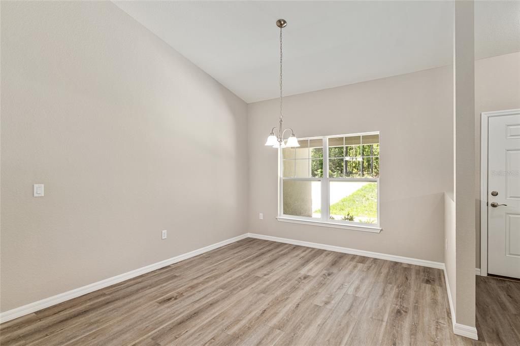 For Sale: $359,000 (4 beds, 2 baths, 1927 Square Feet)