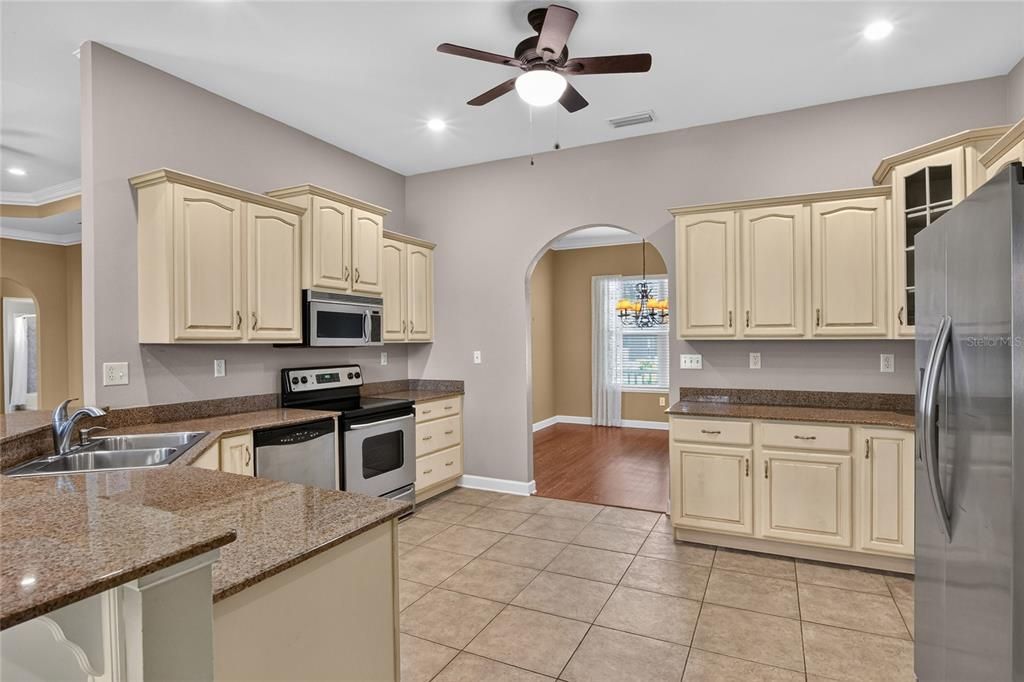 For Sale: $507,000 (3 beds, 2 baths, 2405 Square Feet)