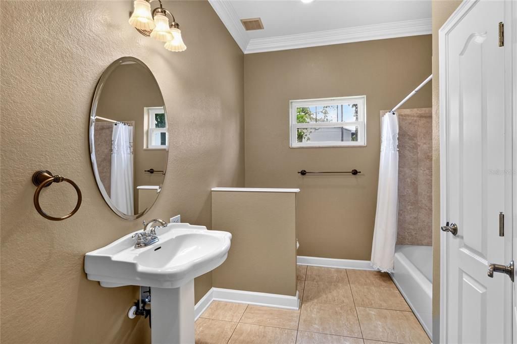 For Sale: $507,000 (3 beds, 2 baths, 2405 Square Feet)