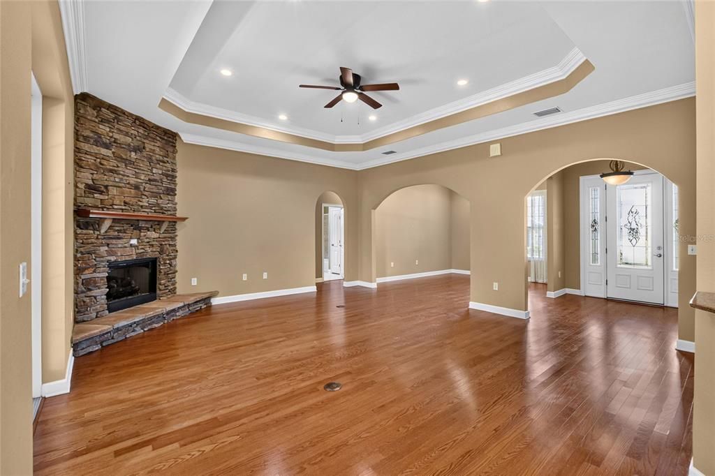 For Sale: $507,000 (3 beds, 2 baths, 2405 Square Feet)
