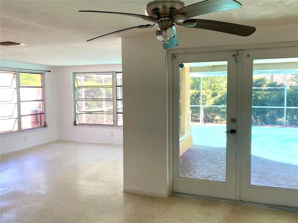 En Venta: $275,000 (3 camas, 2 baños, 1316 Pies cuadrados)
