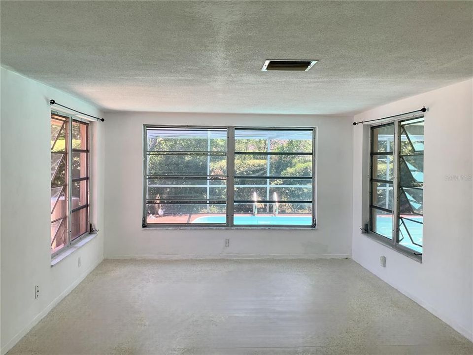 En Venta: $275,000 (3 camas, 2 baños, 1316 Pies cuadrados)
