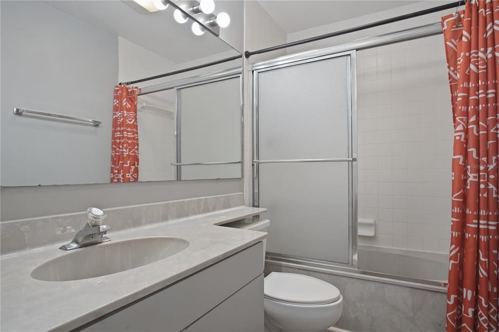 В аренду: $1,995 (2 спален, 2 ванн, 1226 Квадратных фут)