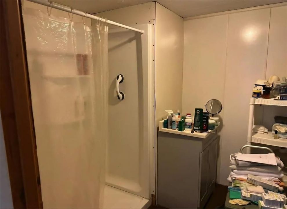 For Sale: $57,001 (3 beds, 2 baths, 1332 Square Feet)