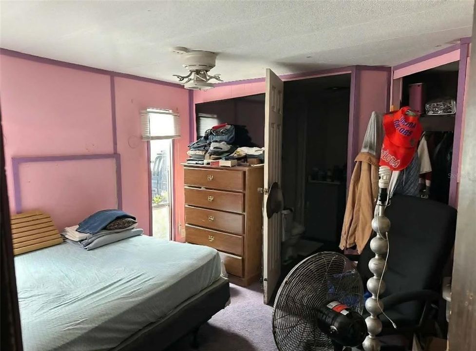 For Sale: $57,001 (3 beds, 2 baths, 1332 Square Feet)