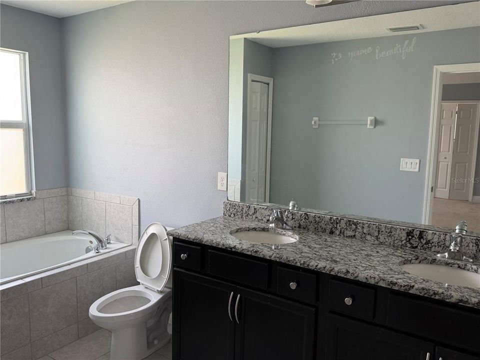 В аренду: $3,200 (4 спален, 3 ванн, 3090 Квадратных фут)