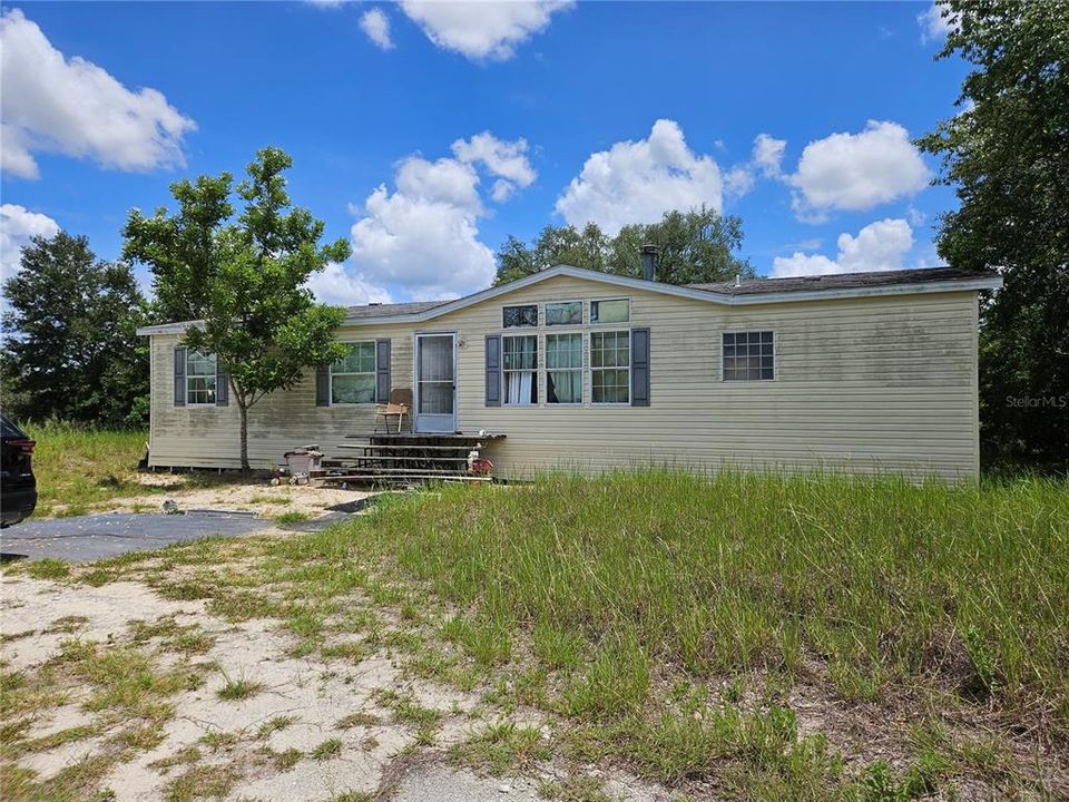 For Sale: $300,000 (3 beds, 2 baths, 1736 Square Feet)