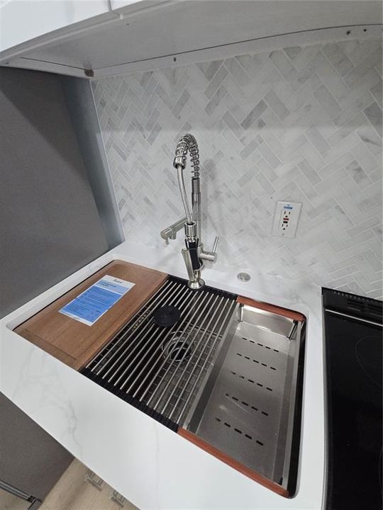 For Rent: $1,700 (0 beds, 1 baths, 546 Square Feet)
