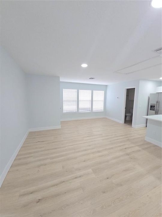 For Rent: $1,700 (0 beds, 1 baths, 546 Square Feet)