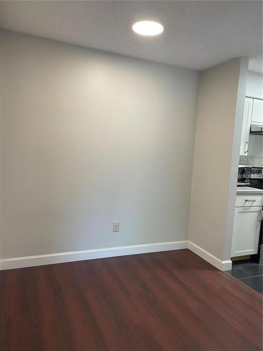 For Rent: $1,450 (1 beds, 1 baths, 662 Square Feet)