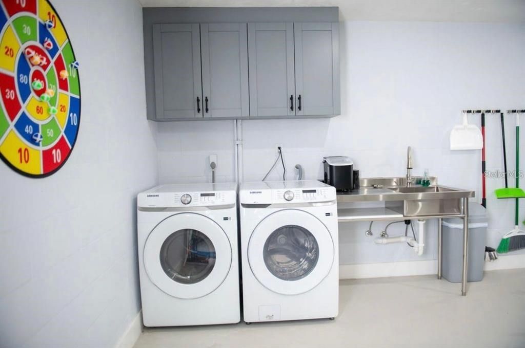 For Rent: $3,000 (3 beds, 2 baths, 1421 Square Feet)