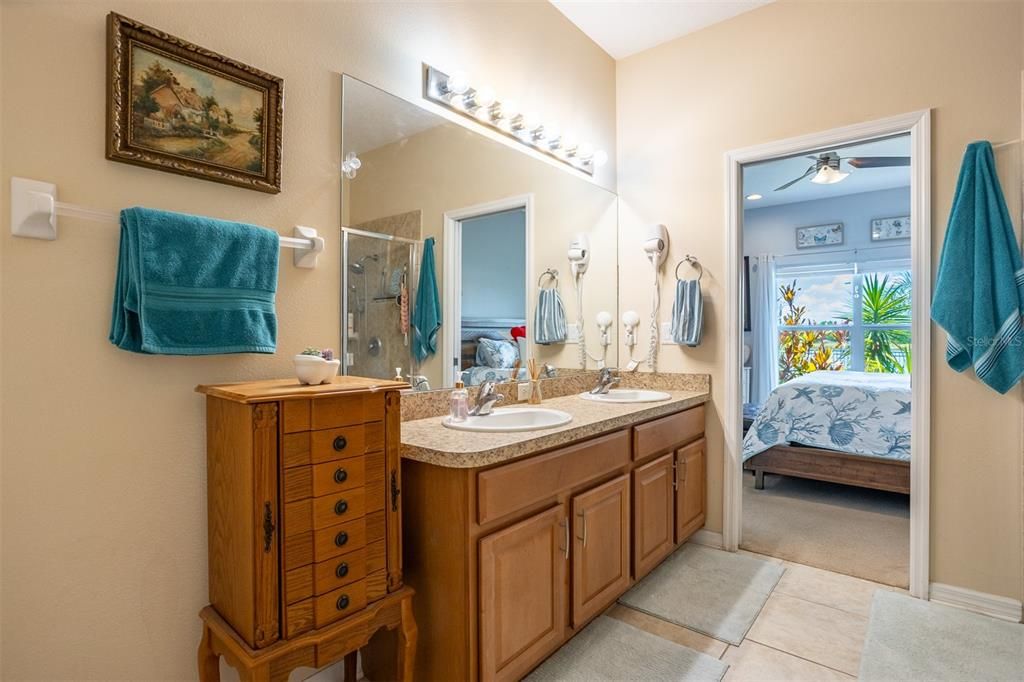 For Sale: $430,000 (3 beds, 2 baths, 1530 Square Feet)