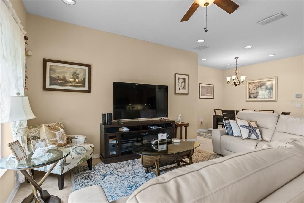 For Sale: $430,000 (3 beds, 2 baths, 1530 Square Feet)