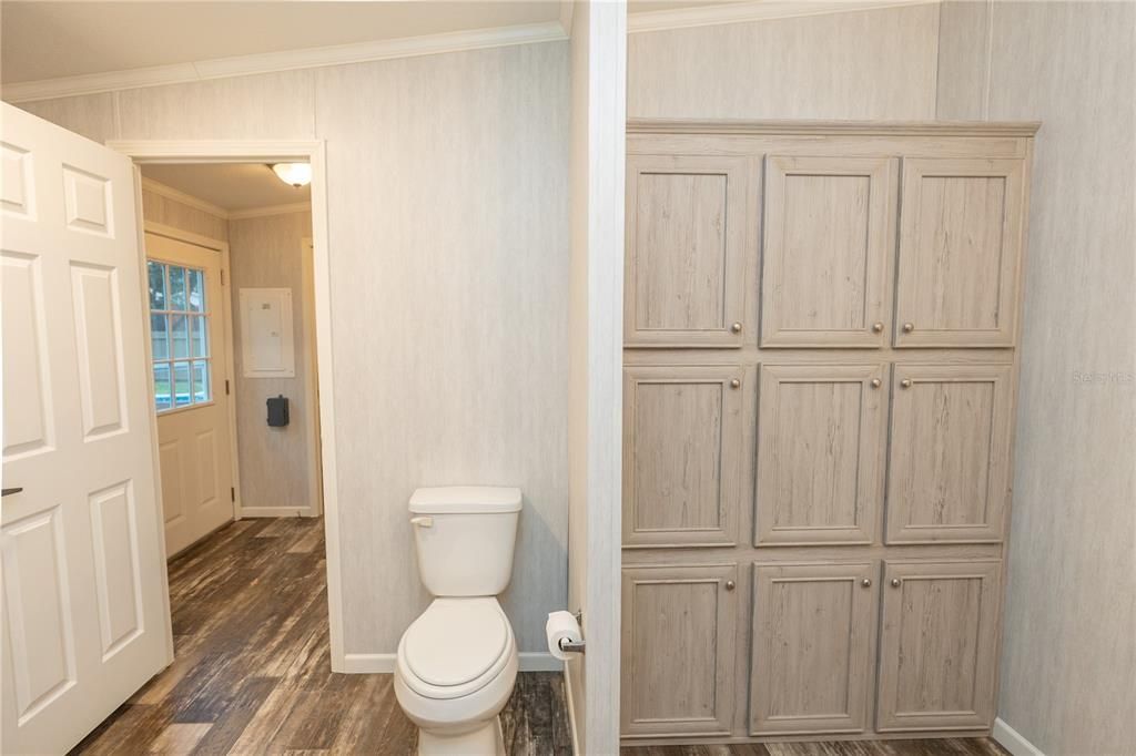 For Sale: $229,000 (3 beds, 2 baths, 1456 Square Feet)