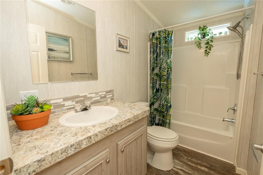 For Sale: $229,000 (3 beds, 2 baths, 1456 Square Feet)