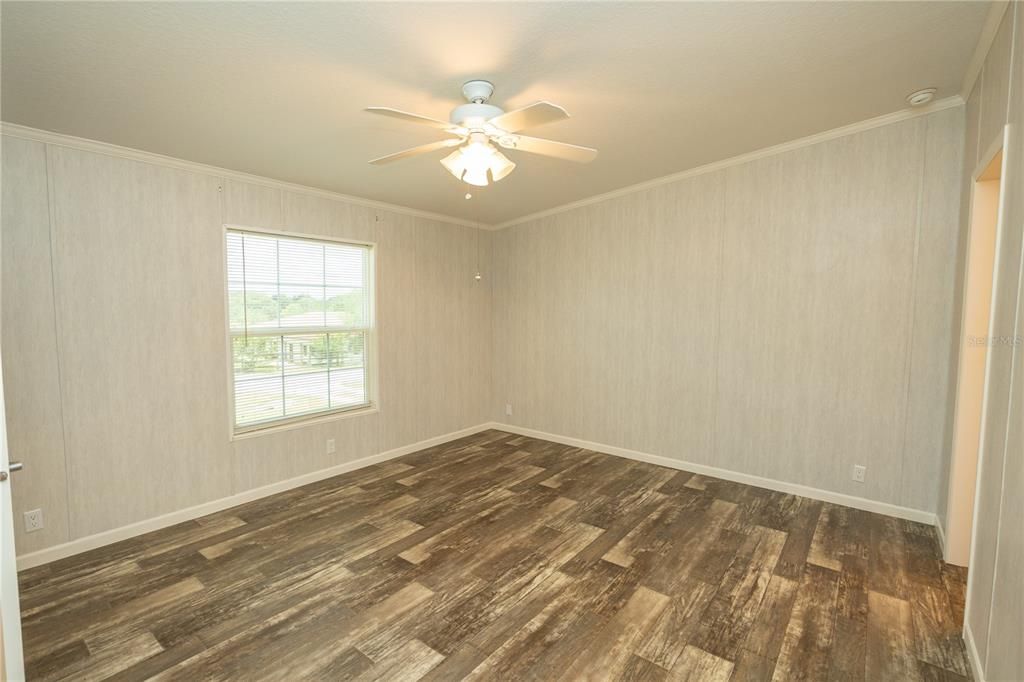 For Sale: $229,000 (3 beds, 2 baths, 1456 Square Feet)